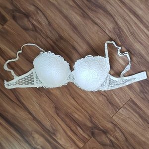 White lace push-up padded bra 36c